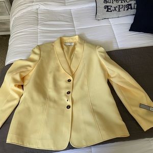 NOT WORN, NEW yellow blazer